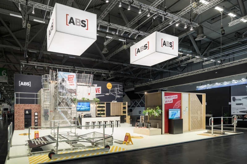 Technik erleben | 180 m² Kopfstand